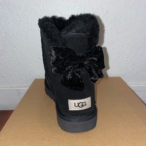 UGG Bailey Bow Mini